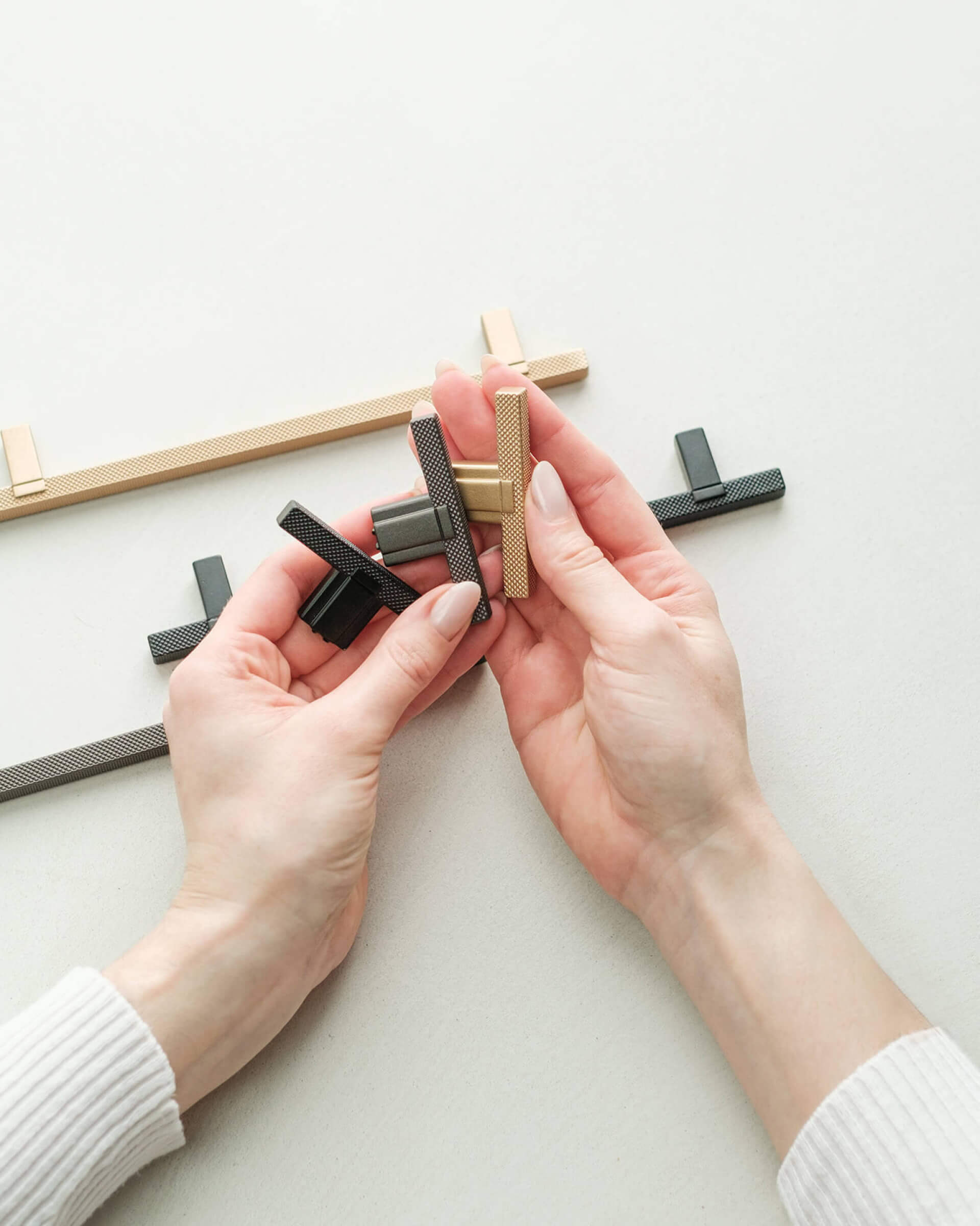 Diamond handles for your made-to-measure cupboards, in 3 colours