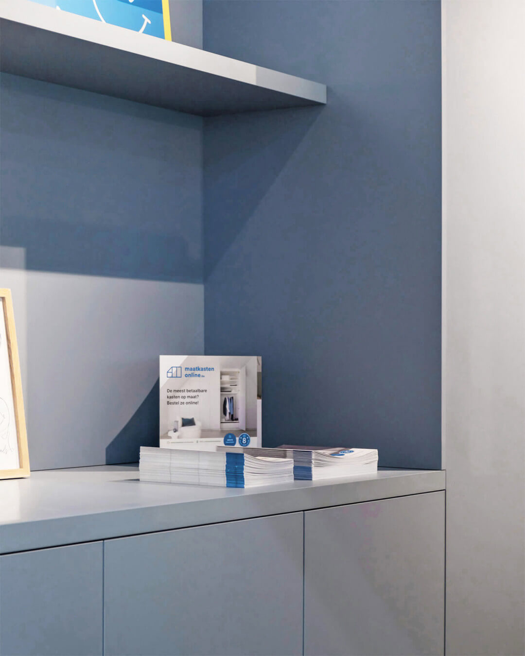 Detail of a custom cabinet in the color Silver Blue, at the BIS exhibition stand of Maatkasten Online.