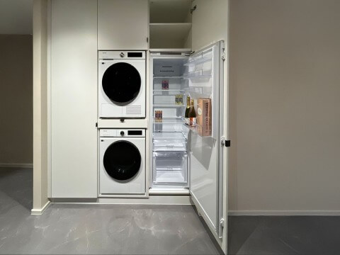 voorbeeld foto van een kast voor inbouwkoelkast in de kleur Front White