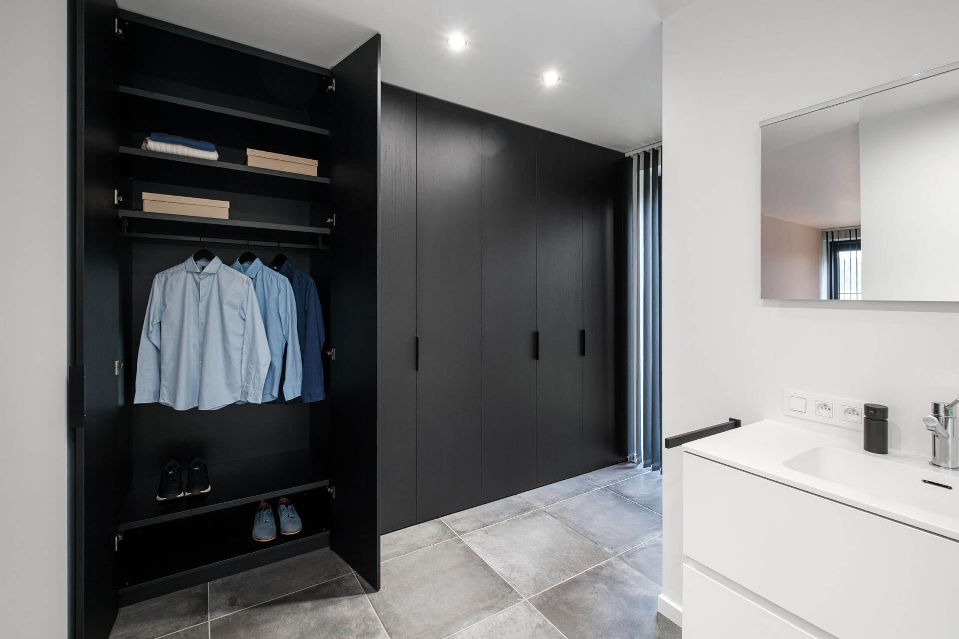 Armoire sur mesure dans une salle de bains