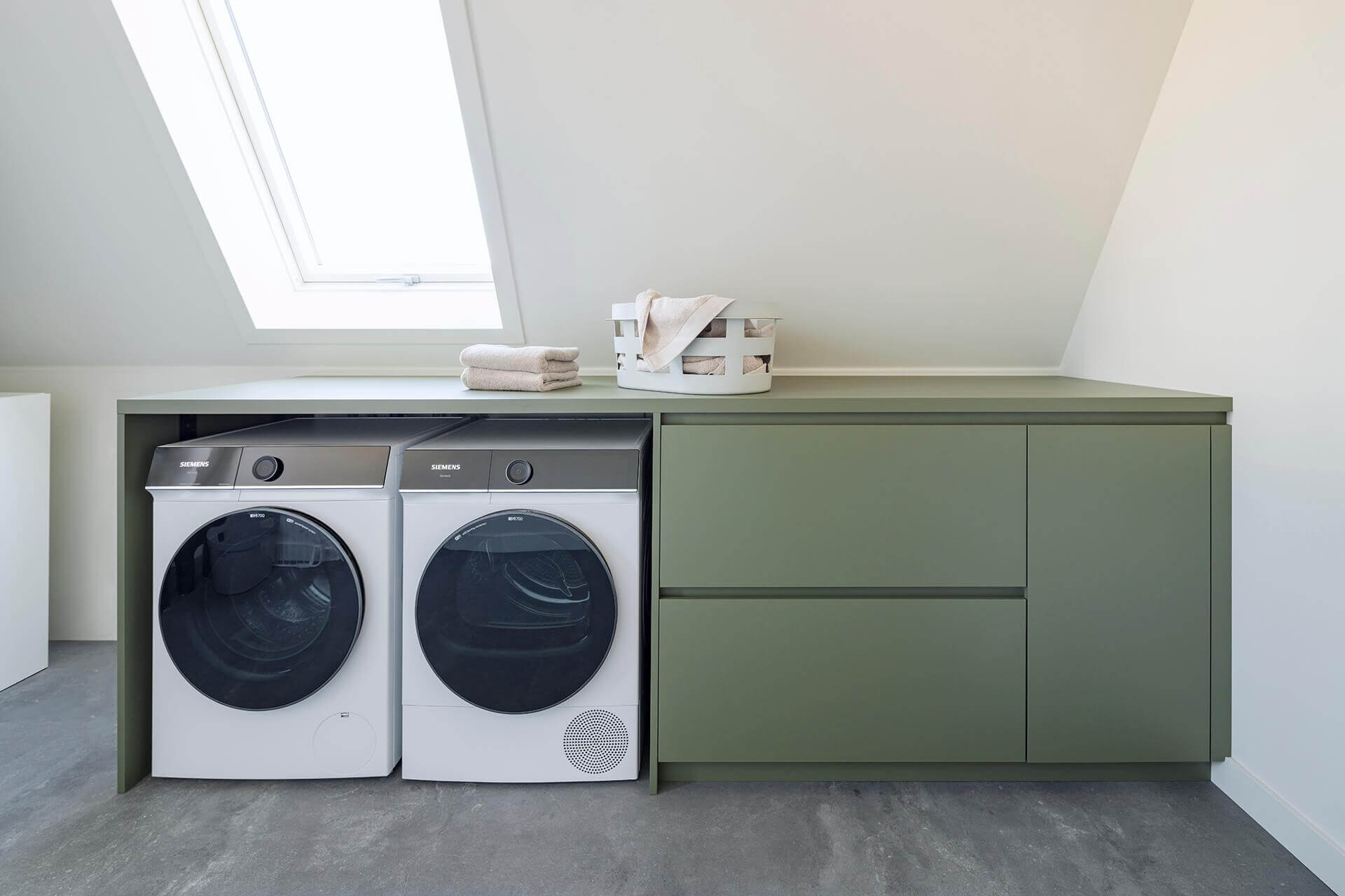 lage kast voor wasmachine en droogkast