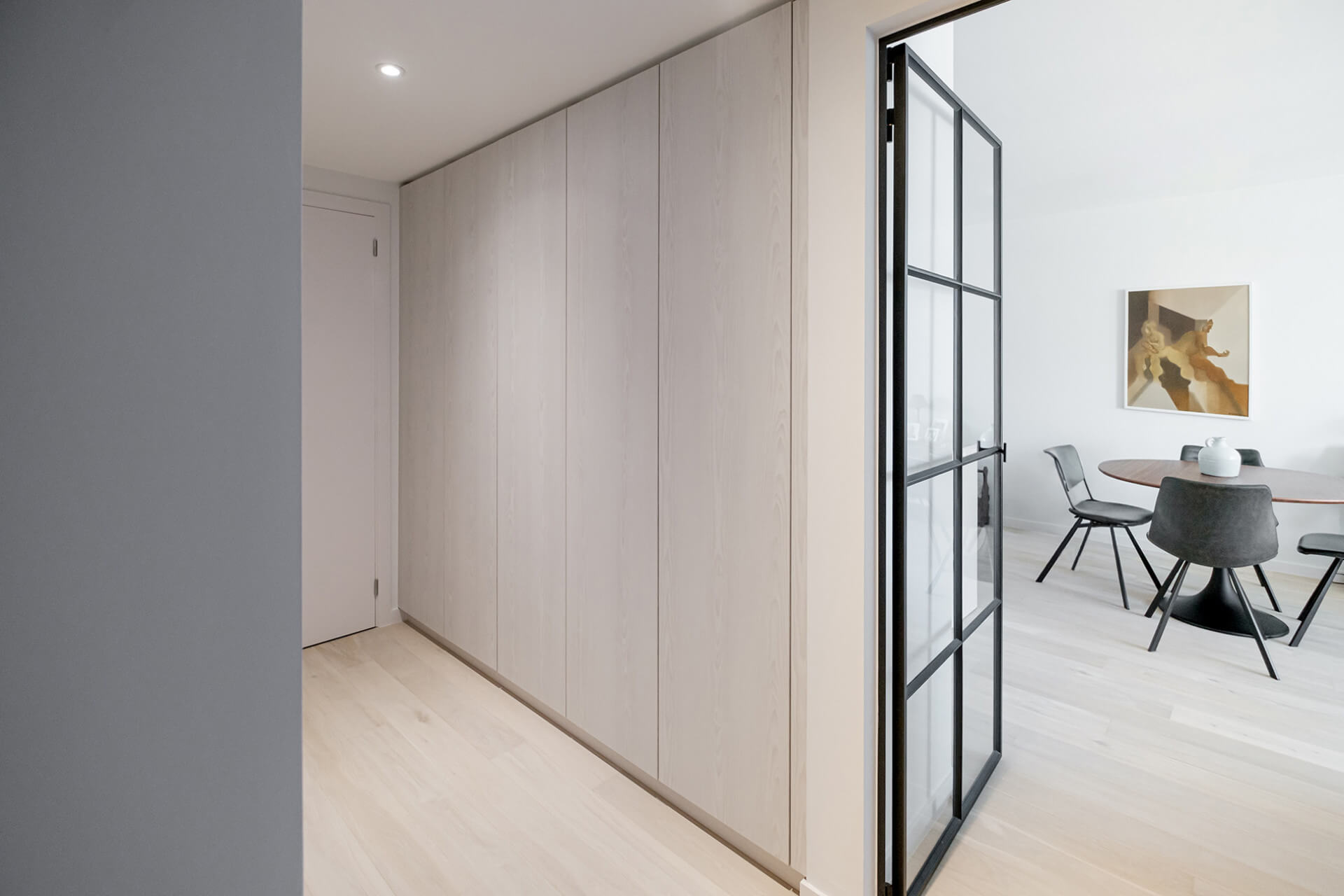 Custom built-in cabinet in Silver Grey from maatkasten online