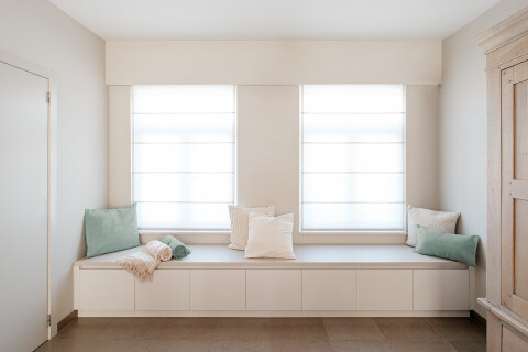 Banc de rangement sur mesure en beige de maatkasten online