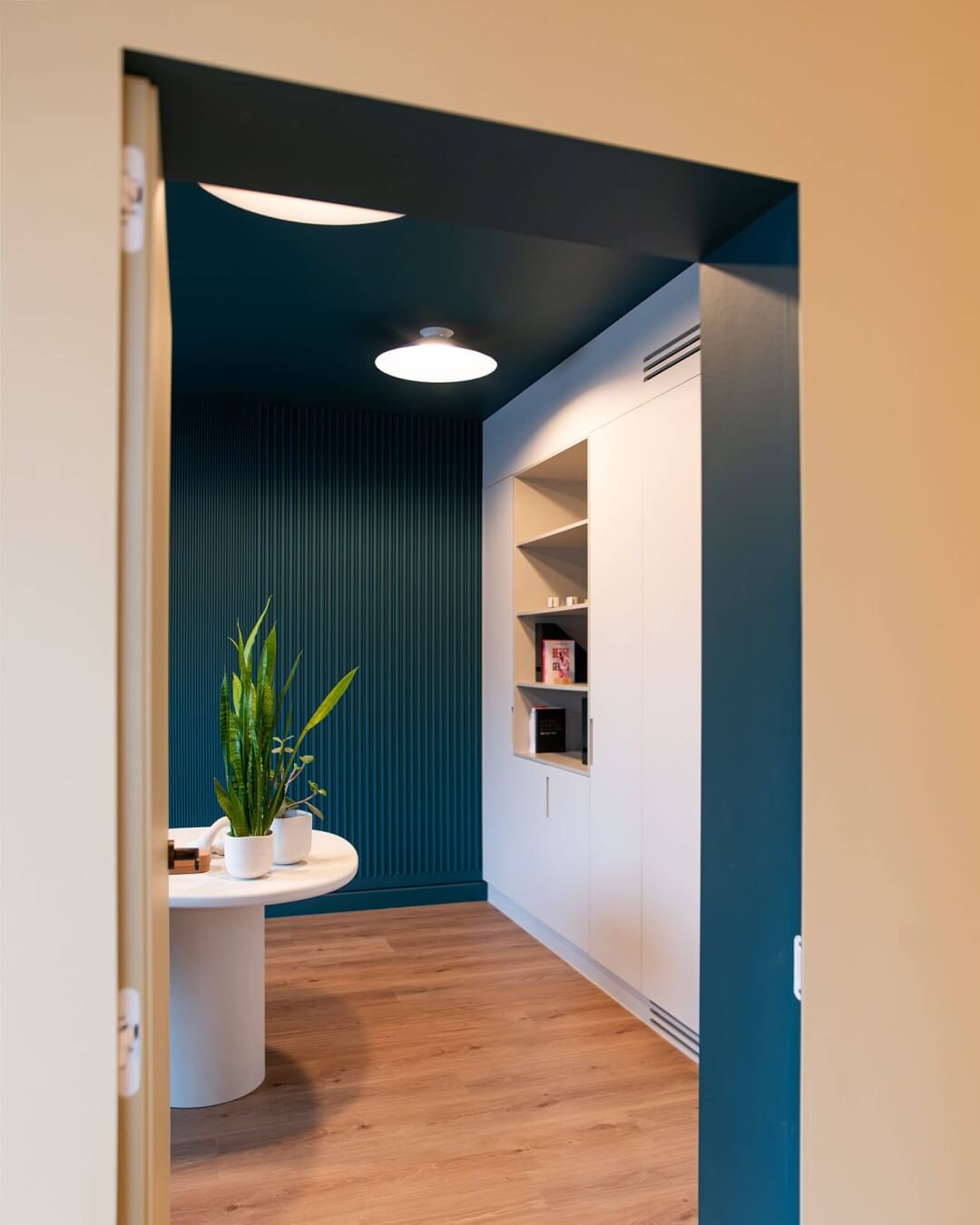 Bespoke desk cabinet at Sundae Huis in Roeselare