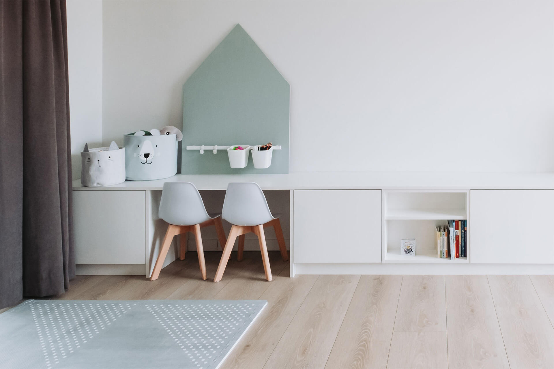 bureau sur mesure pour les enfants