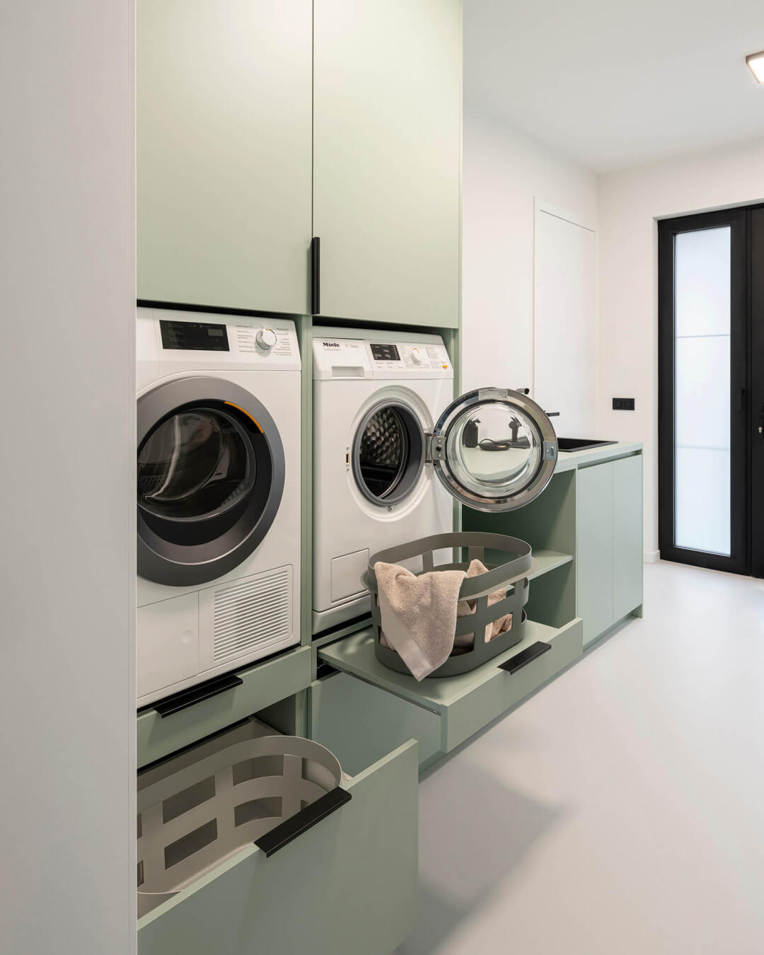 Waskast op maat in het kleur Industrial Green