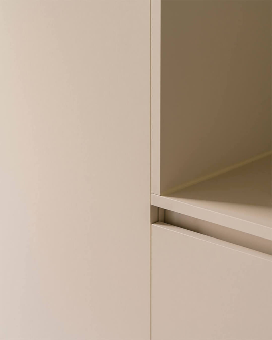 Made-to-measure cupboard in the cupboard colour Turtle Grey