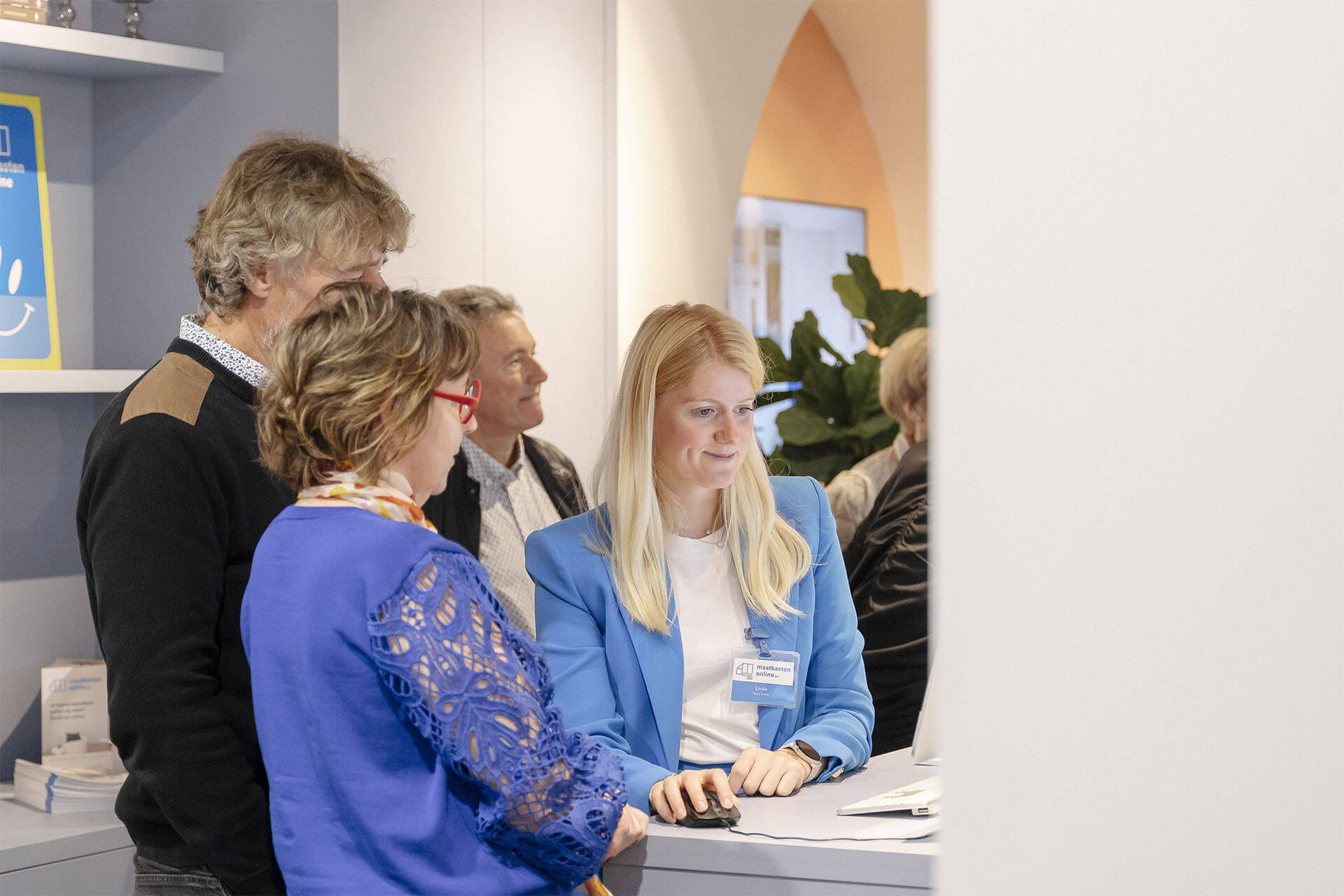 Bezoekers op de stand van Maatkasten Online tijdens Bisbeurs 2024