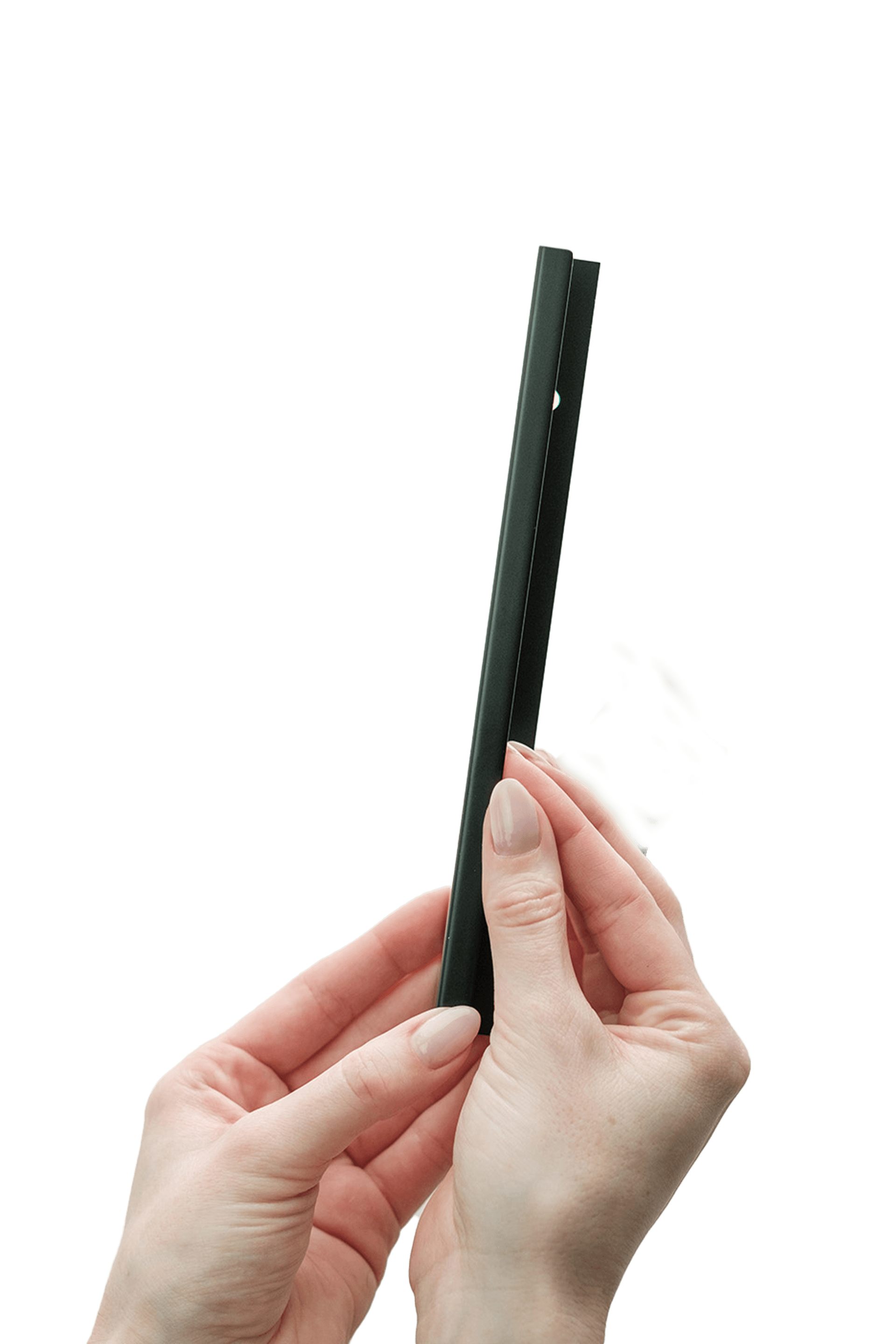 Pure handgreep in zwart die wordt vastgehouden door 2 handen. 20 cm lengte, mat zwart. Van uit de boetiek van Maatkasten Online